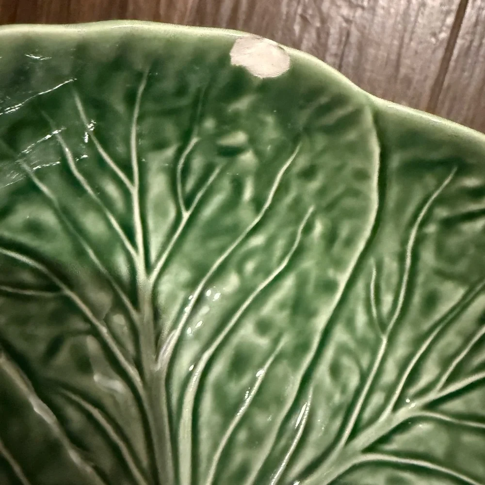 Vibrant Green Dinnerware Set with Leaf Design San Raphael lettuce bowls